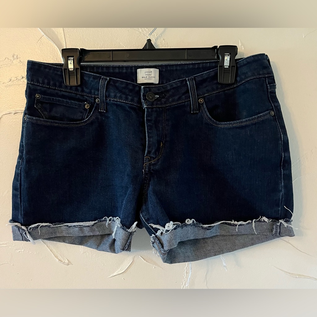 Levi’s Bold Curve Denim Shorts Sz 32